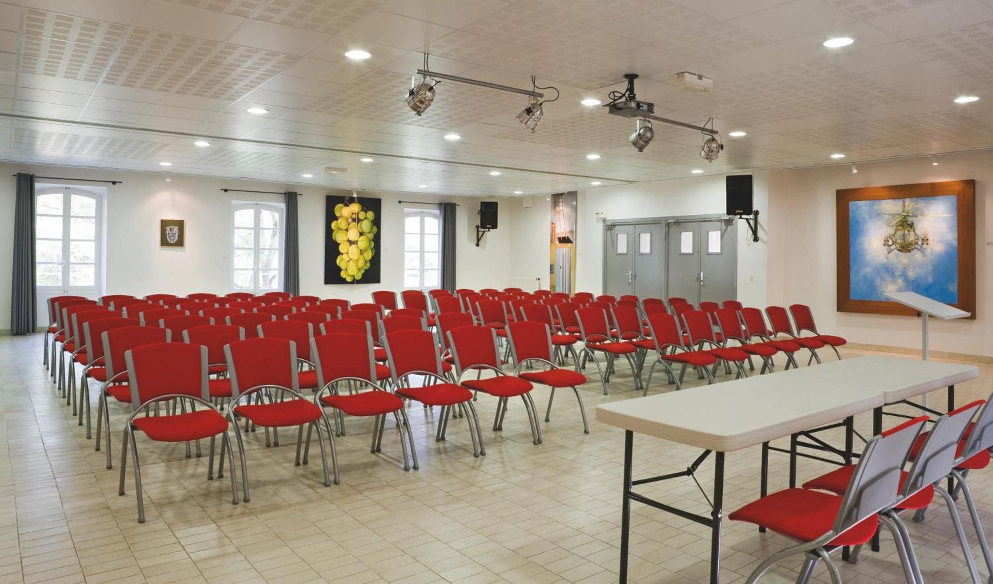 Gréoux-les-Bains Club Vacances Bleues Domaine De Chateau Laval מראה חיצוני תמונה