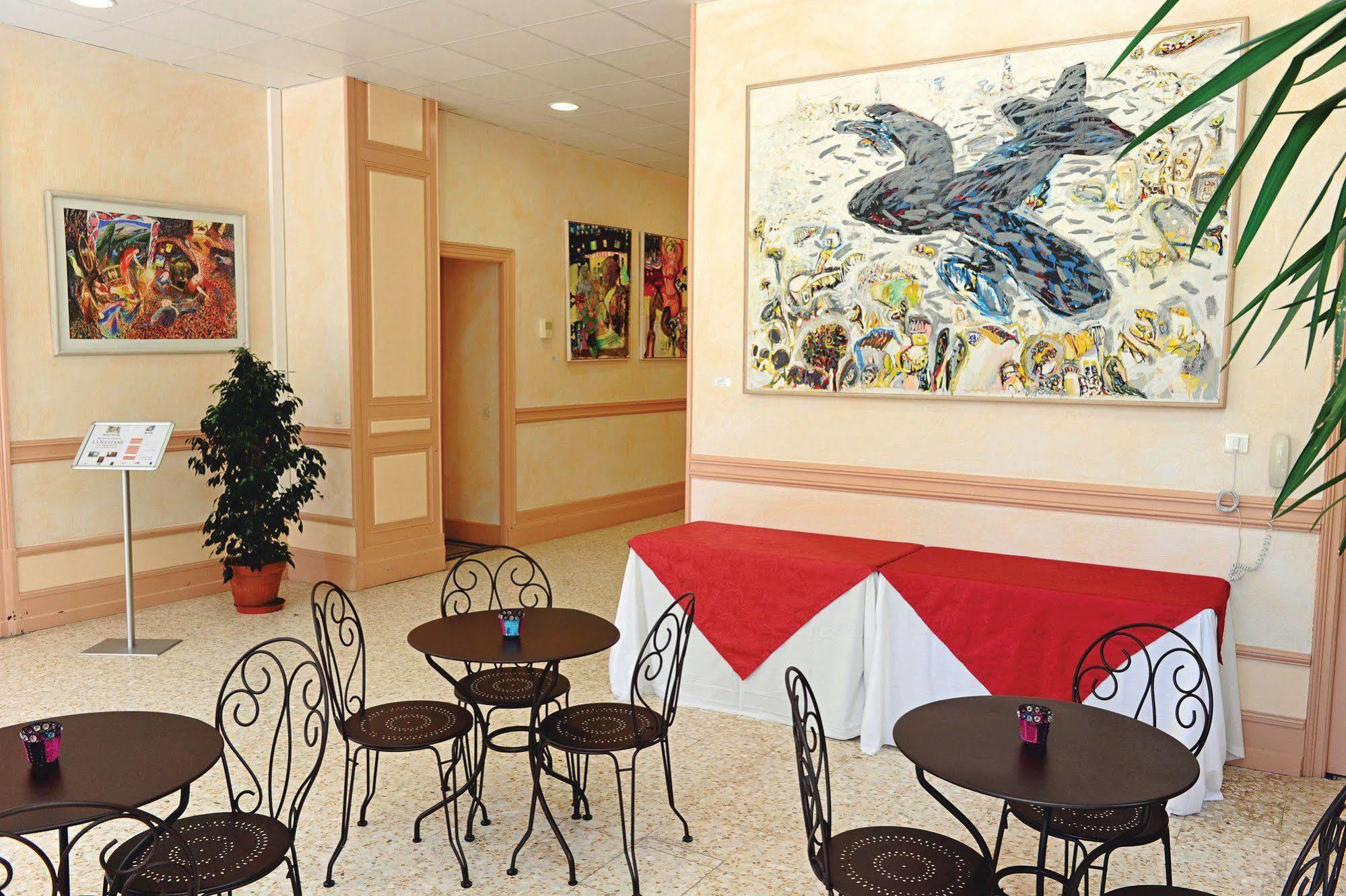 Gréoux-les-Bains Club Vacances Bleues Domaine De Chateau Laval מראה חיצוני תמונה